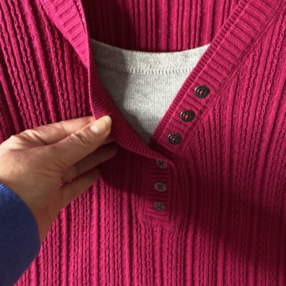 Sonoma long sleeved vee neck knit sweater with faux buttons - Picture 3 of 5